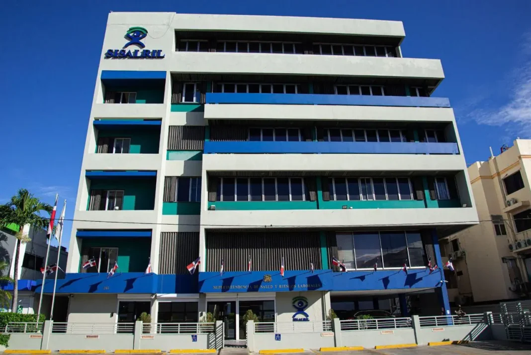 SISALRIL se convierte en la primera institución del país en obtener la nueva versión de la ISO 27001:2022