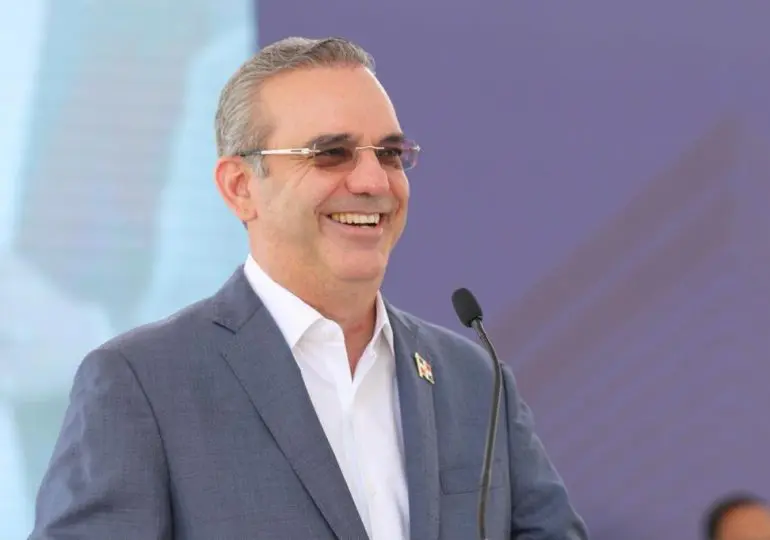 Presidente Abinader invita a Elon Musk a visitar RD para explorar oportunidades tecnológicas