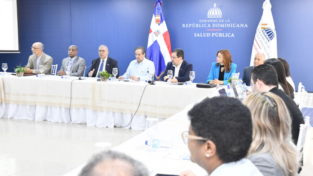 Víctor Atallah: «reforma del sector de salud persigue eficientar servicios en beneficio de la población»