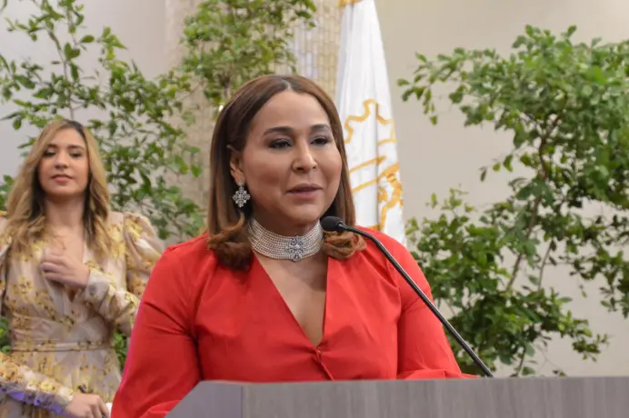 Ministra de la Mujer: Necesitamos hombres que no teman a nuestra libertad