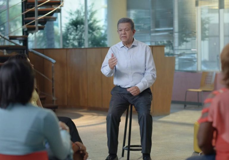 Leonel Fernández asegura que Abinader no cumplió sus promesas de campaña porque le faltó “capacidad”