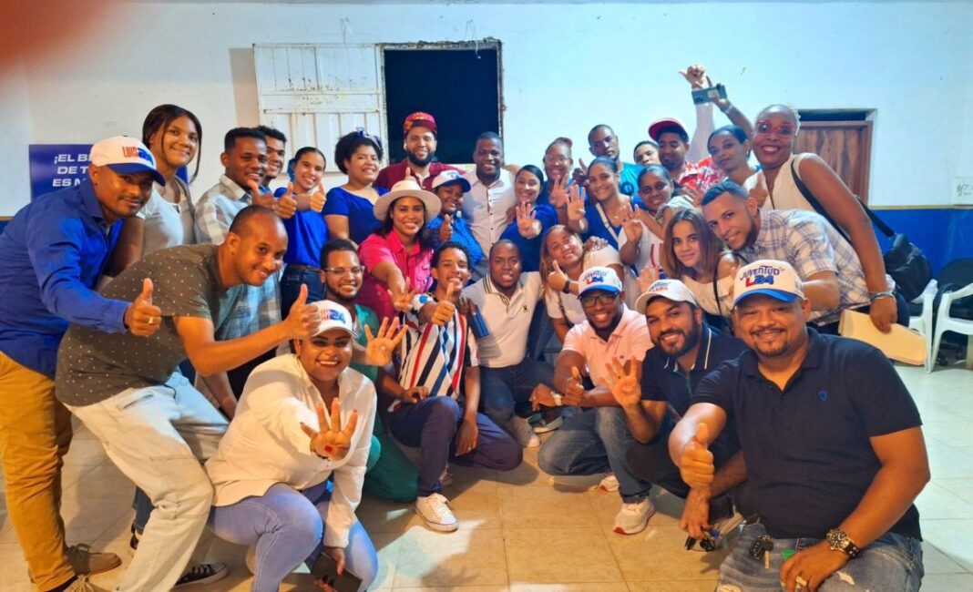 JRM realiza juramentación en Santo Domingo Este