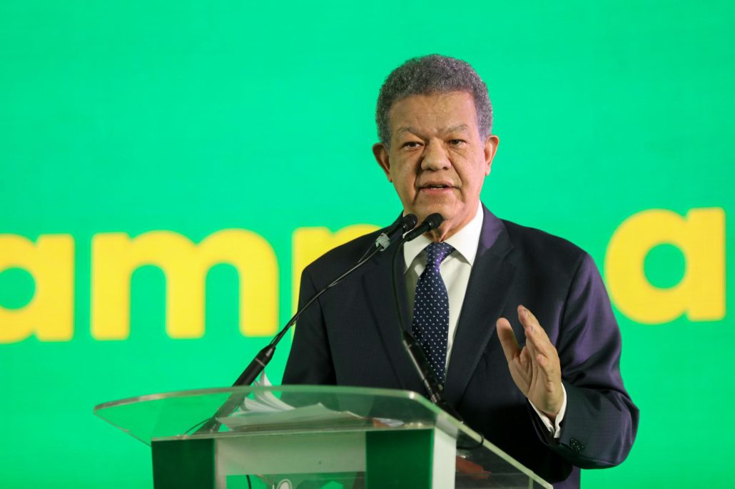 Leonel Fernández acusa Abinader de manipular cifras de crecimiento económico