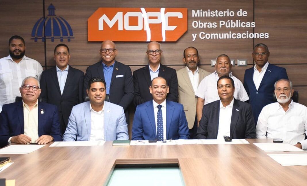 MOPC presenta “Mi autopista limpia” para retirar basura en autopistas y carreteras