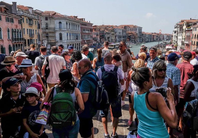 Venecia pone en marcha su boleto diario de cinco euros para frenar el turismo de masas