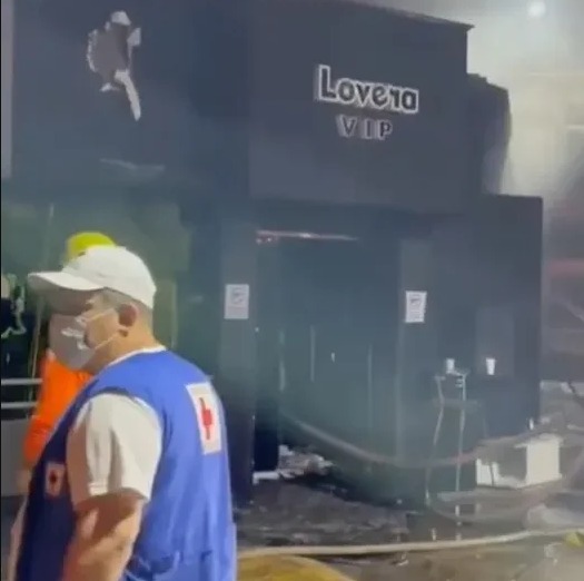 Hombre muere atrapado por el fuego en el baño de la discoteca Lovera VIP