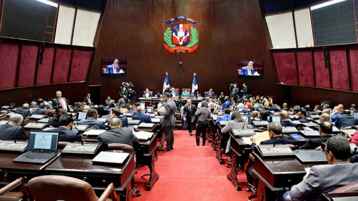 Aumenta cifra de mujeres en la Cámara Diputados dominicana