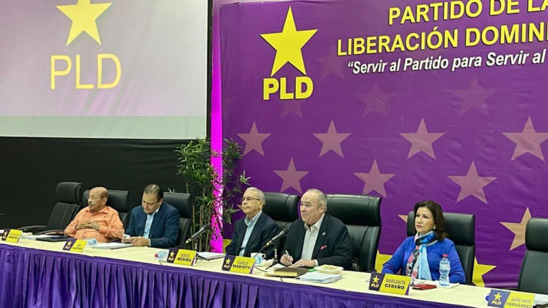 Danilo pide respeto a miembros del CP del PLD y recordar que son un partido de organismos