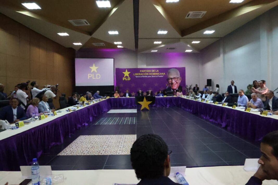 Presencias y ausencias en reunión del PLD