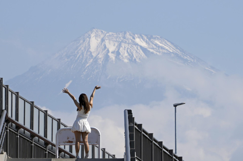 Demolerán edificio de diez plantas en Japón por tapar la vista del Monte Fuji