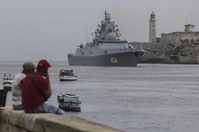 EEUU dice que vigila flotilla rusa que llegó a La Habana, pero no la ve como amenaza
