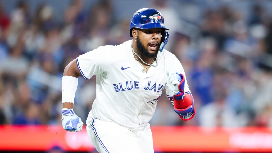 Un Guerrero Jr. en FUEGO inspira reacción de Azulejos