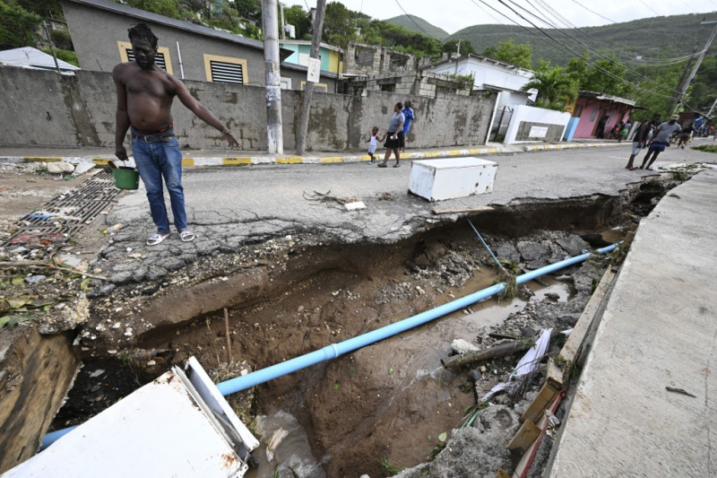 Devastación en cuatro municipios del sur de Jamaica tras el paso del huracán Beryl