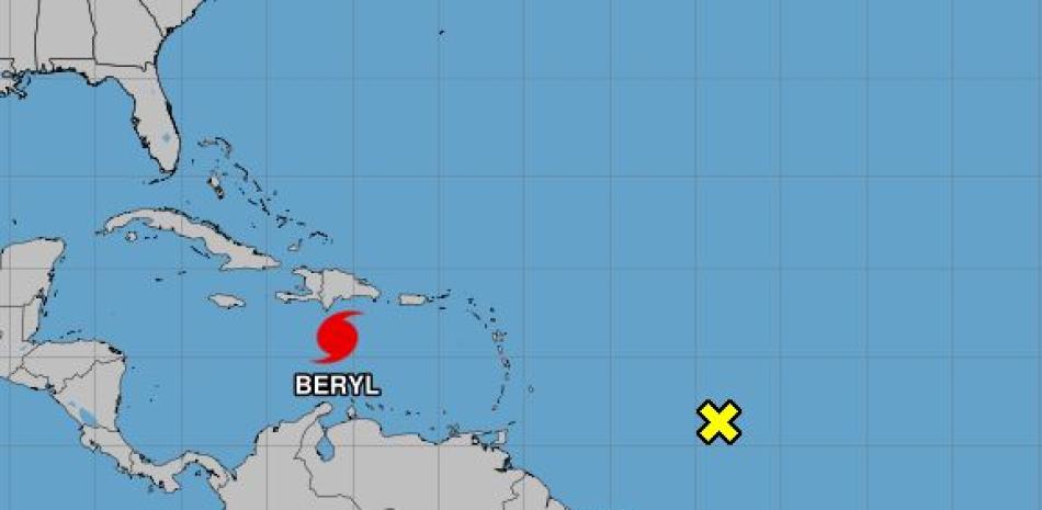Huracán Beryl, ahora de categoría 4, continúa su trayectoria al sur de RD
