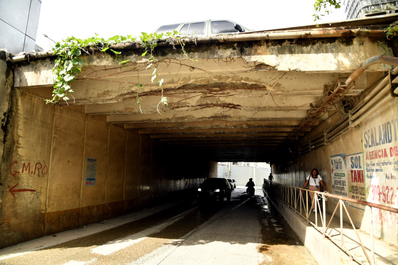 Obras Públicas dice desnivel del kilómetro 14 tiene una falla de origen y anuncia su intervención