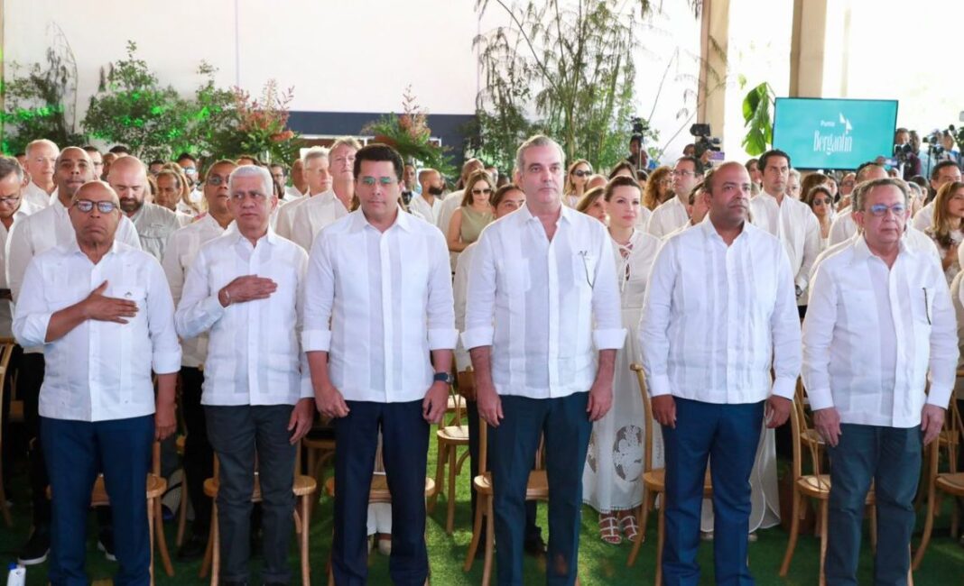 Abinader encabeza primer picazo de Hotel Hyatt Zilara y dice llegó relanzamiento de Puerto Plata