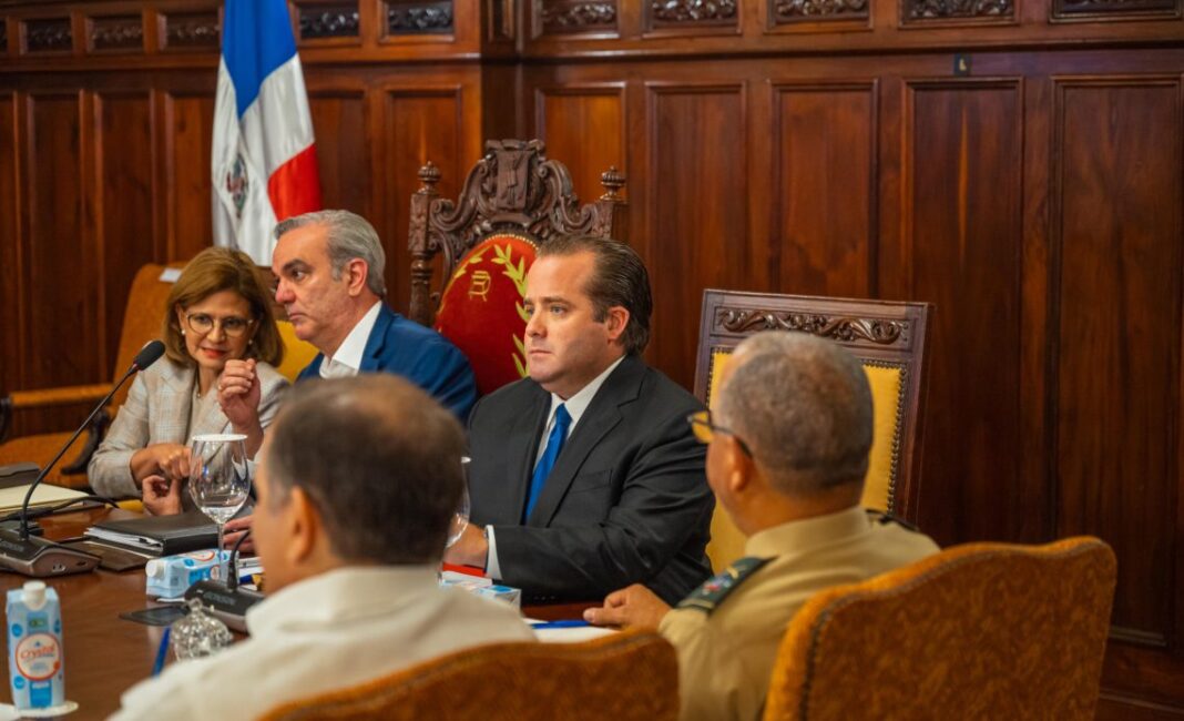 Crean comité ciudadano para garantizar transparencia en construcción de tren y teleférico