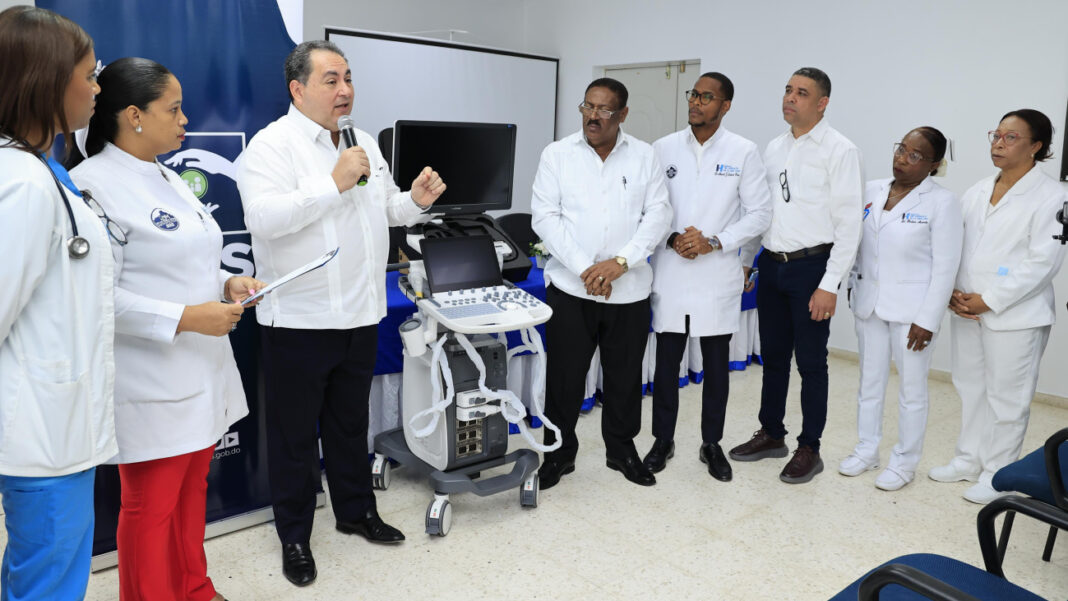 SNS entrega equipos médicos a seis centros de salud, para fortalecimiento de servicios