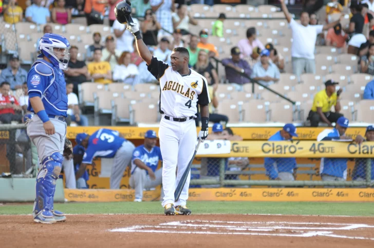 Águilas anuncian regreso de Miguel Tejada
