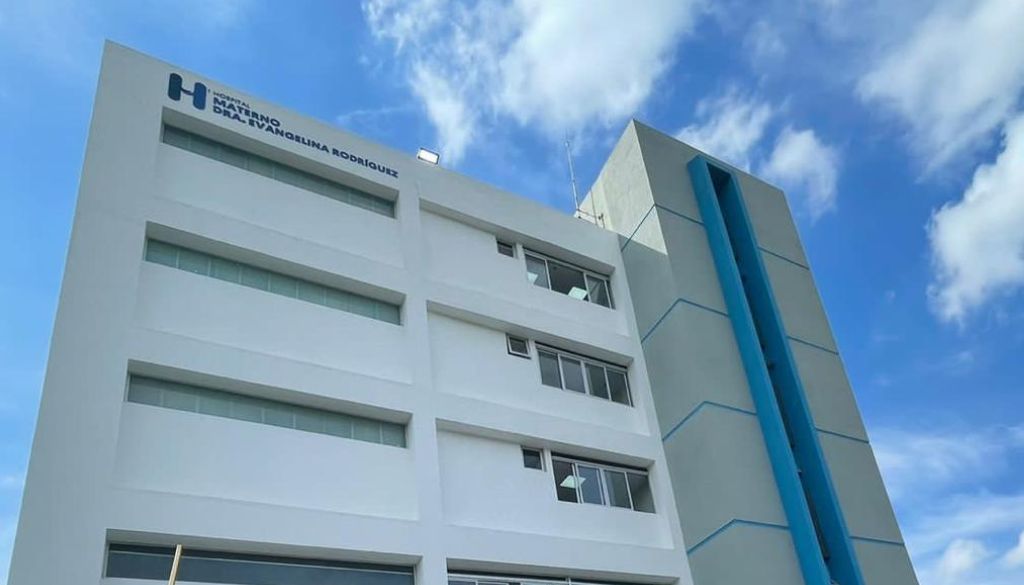Hospital de la Mujer realiza primer parto de trillizos