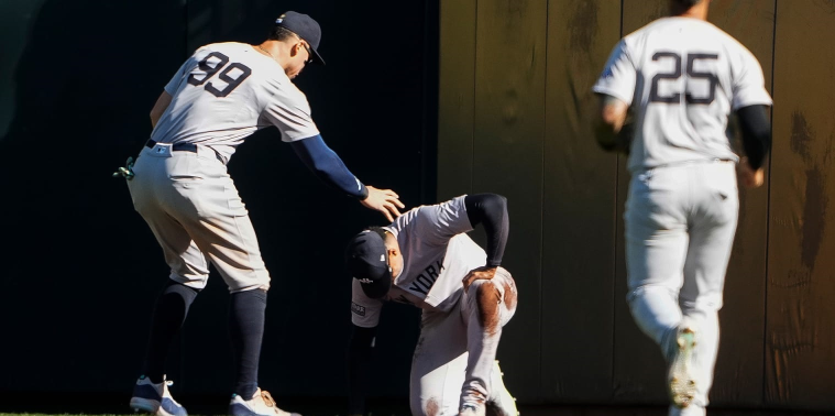 Soto (rodilla) se someterá a rayos-X tras golpearse haciendo una atrapada