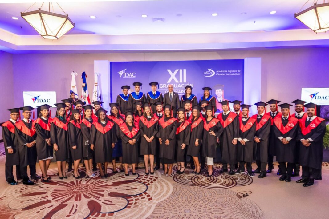 ASCA gradúa 29 nuevos profesionales de la aviación civil