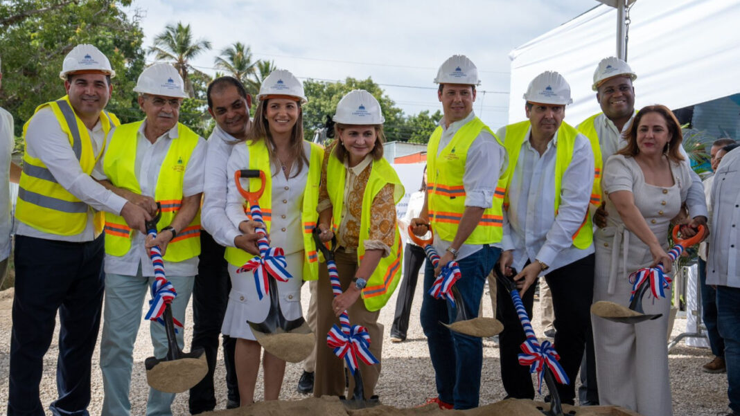 Inician construcción de Unidad Traumatológica del Hospital Luis Bogaert en Valverde