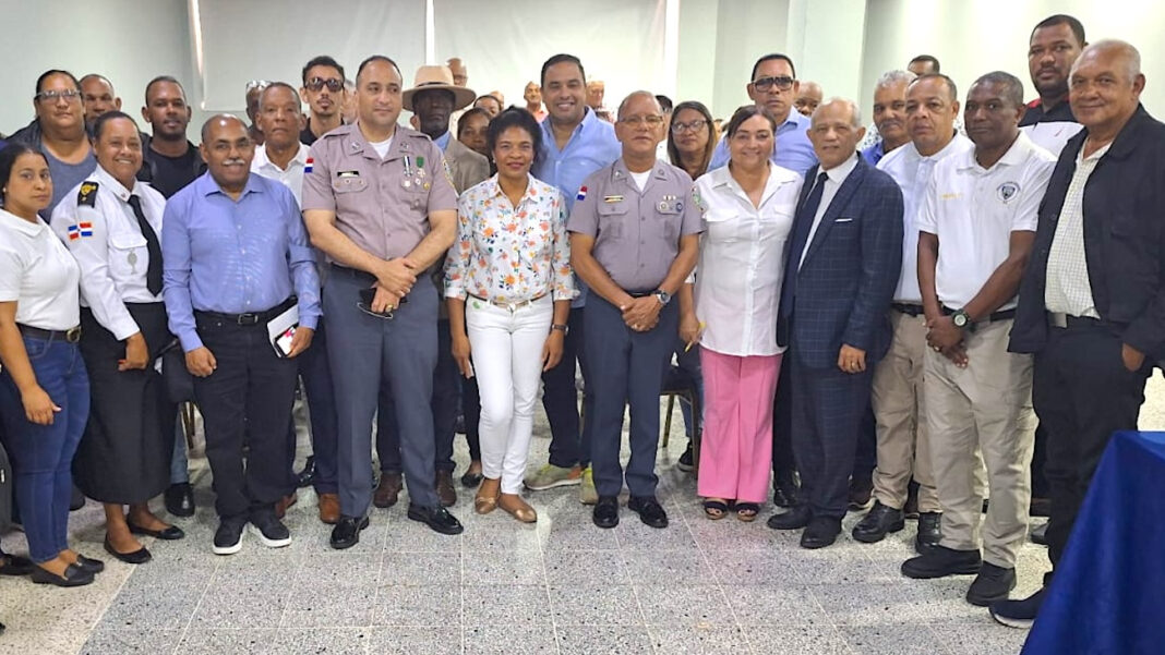 Ministerio de Interior y Policía refuerza colaboración comunitaria en el Gran Santo Domingo