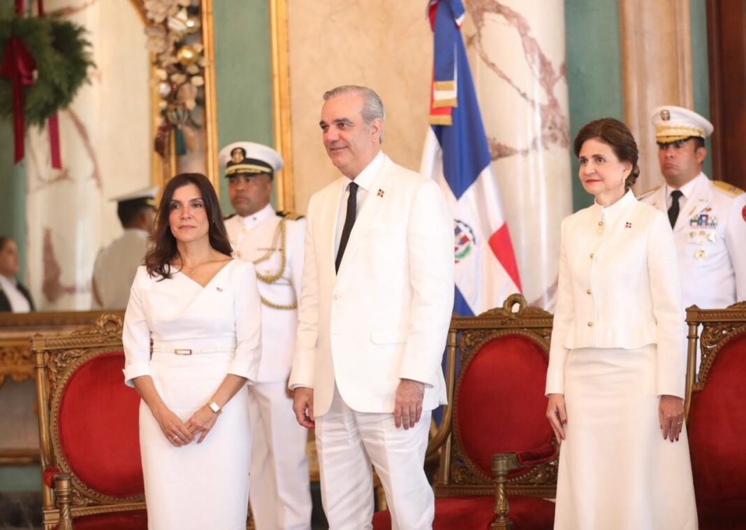 Presidente Luis Abinader formaliza la misión diplomática de Leah Francis Campos como nueva representante de Estados Unidos