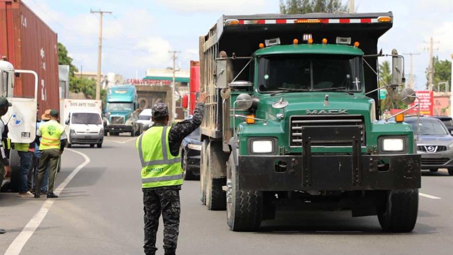 INTRANT impondrá restricciones a vehículos pesados durante Navidad 2025 y Año Nuevo 2026