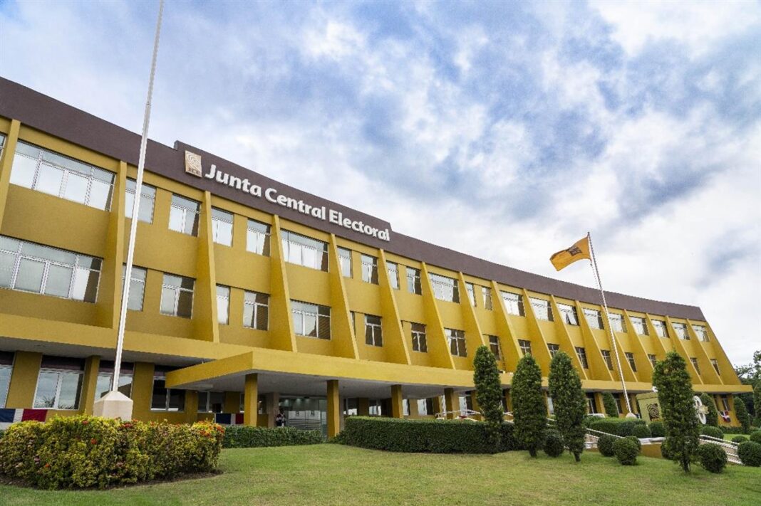 Junta Central Electoral inicia entrega de nueva cédula