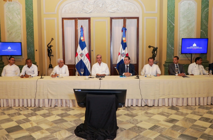Gobierno asigna 800 millones de pesos más en subsidios para los transportistas