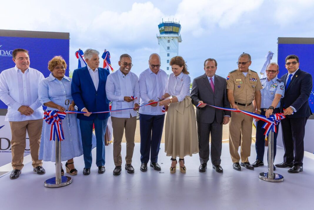 Base Aérea de San Isidro estrena sistema de balizamiento y nueva torre de control