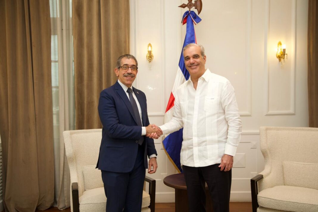 Presidente Abinader se reúne con Jorge Asjana David, rector electo de la UASD