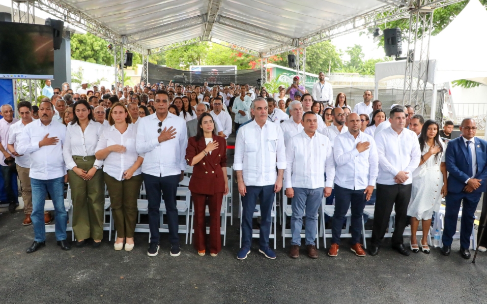 Abinader entrega remozado Hospital Municipal de Guayubín en Montecristi