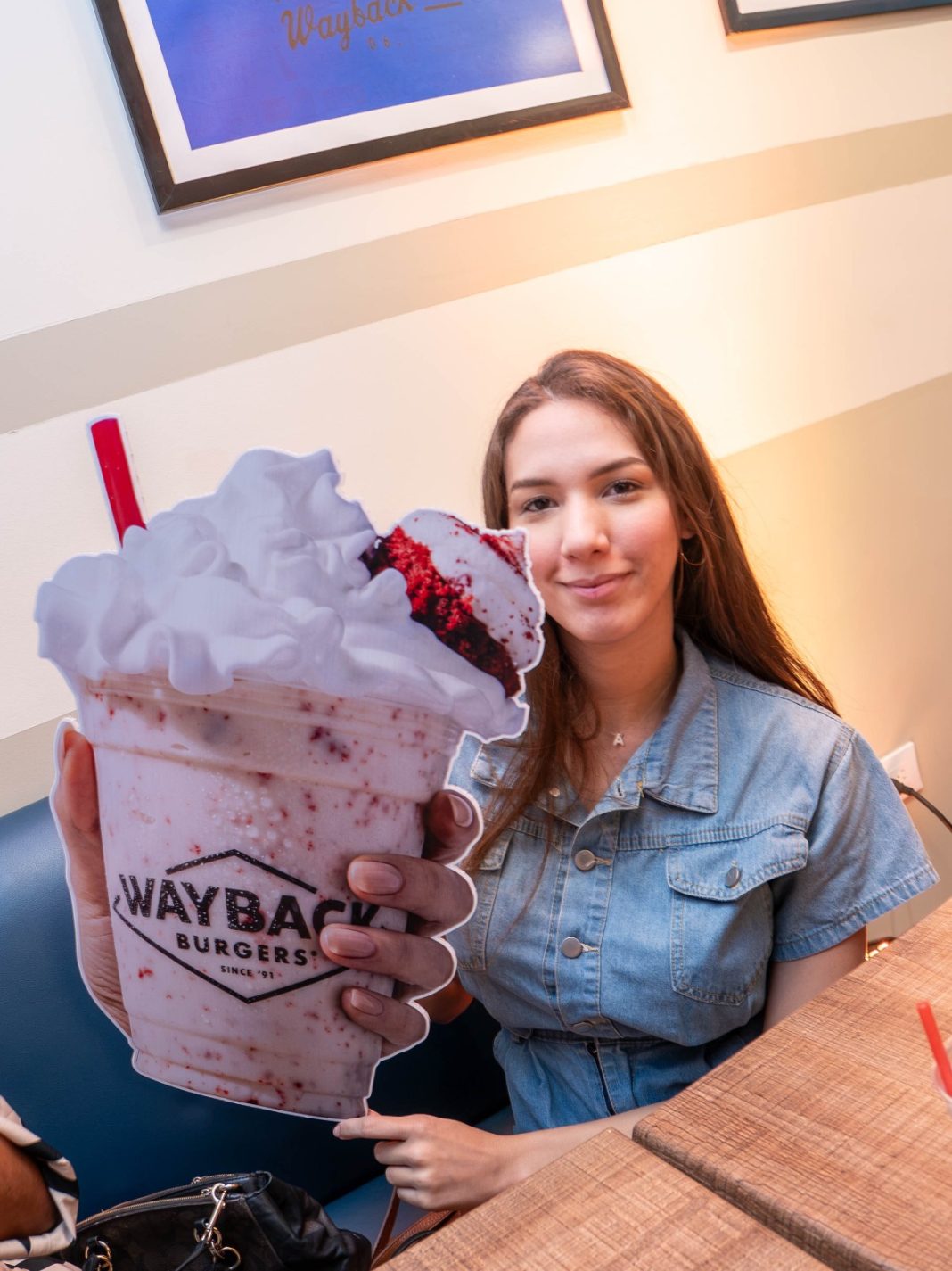 Wayback Burgers inaugura nueva sucursal en Naco