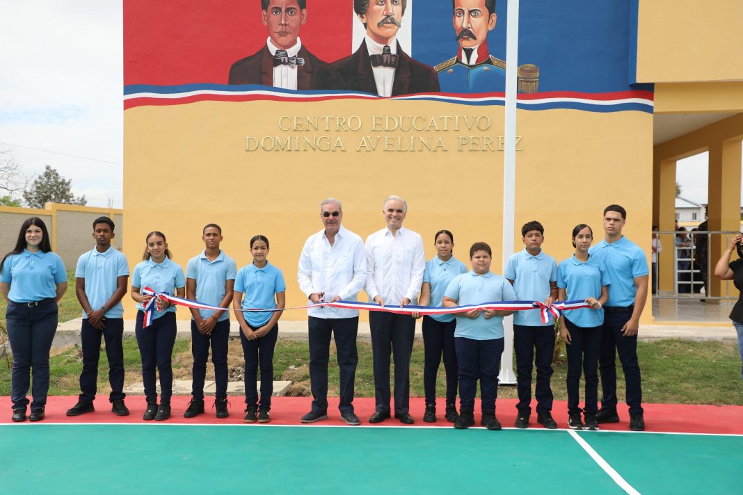 Presidente inaugura 15 nuevas aulas en Santiago con una inversión de RD$178 millones Presidente inaugura 15 nuevas aulas en Santiago con una inversión de RD$178 millones
