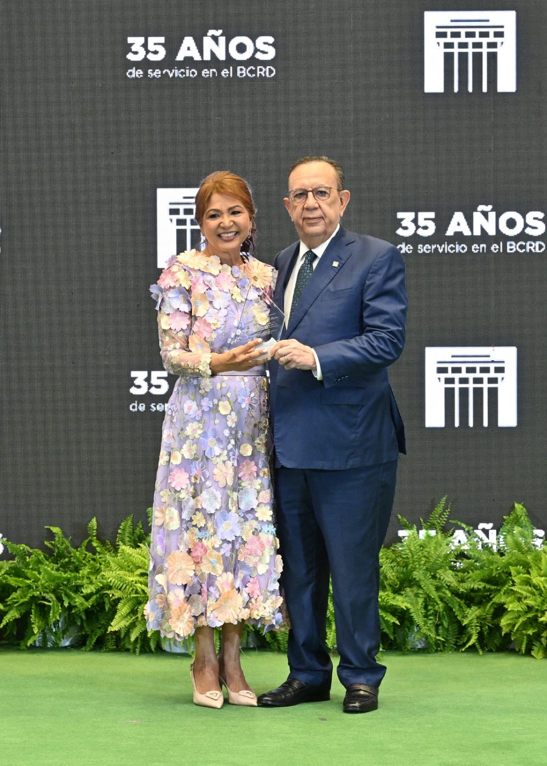 BCRD reconoce a 279 colaboradores por sus años de servicio a la institución BCRD reconoce a 279 colaboradores por sus años de servicio a la institución
