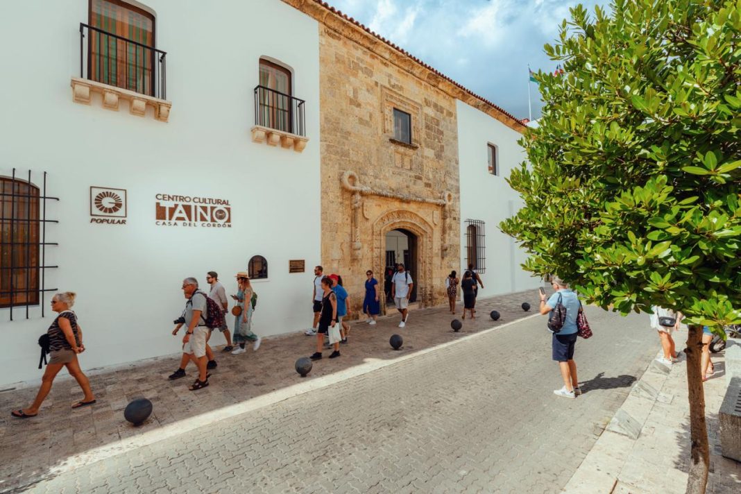 Banco Popular ofrecerá conversatorio gratuito sobre el paisaje en la obra de Mario Grullón en Casa del Cordón Banco Popular ofrecerá conversatorio gratuito sobre el paisaje en la obra de Mario Grullón en Casa del Cordón