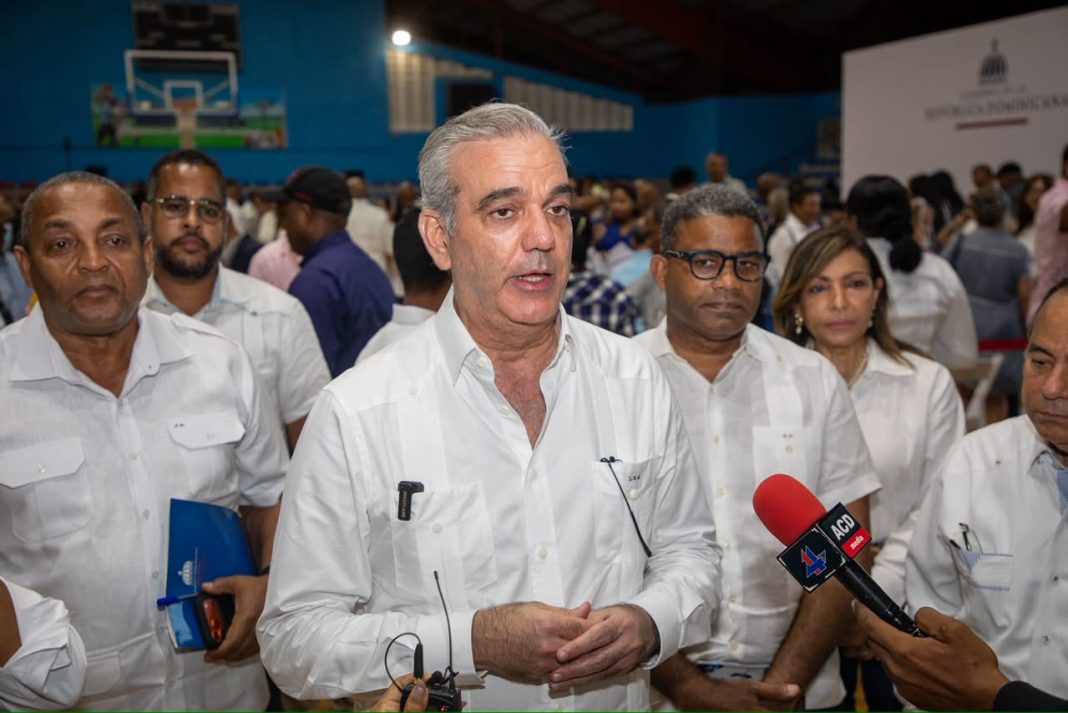 Presidente Abinader ofreció apoyo logístico y de inteligencia a Nayib Bukele contra bandas haitianas Presidente Abinader ofreció apoyo logístico y de inteligencia a Nayib Bukele contra bandas haitianas